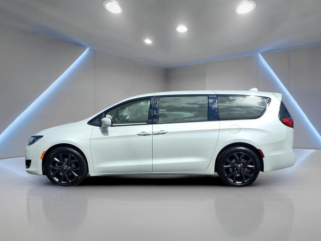 Used 2020 Chrysler Pacifica Touring with VIN 2C4RC1FG4LR149725 for sale in Bowie, MD