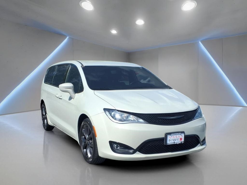 2020 Chrysler Pacifica Touring