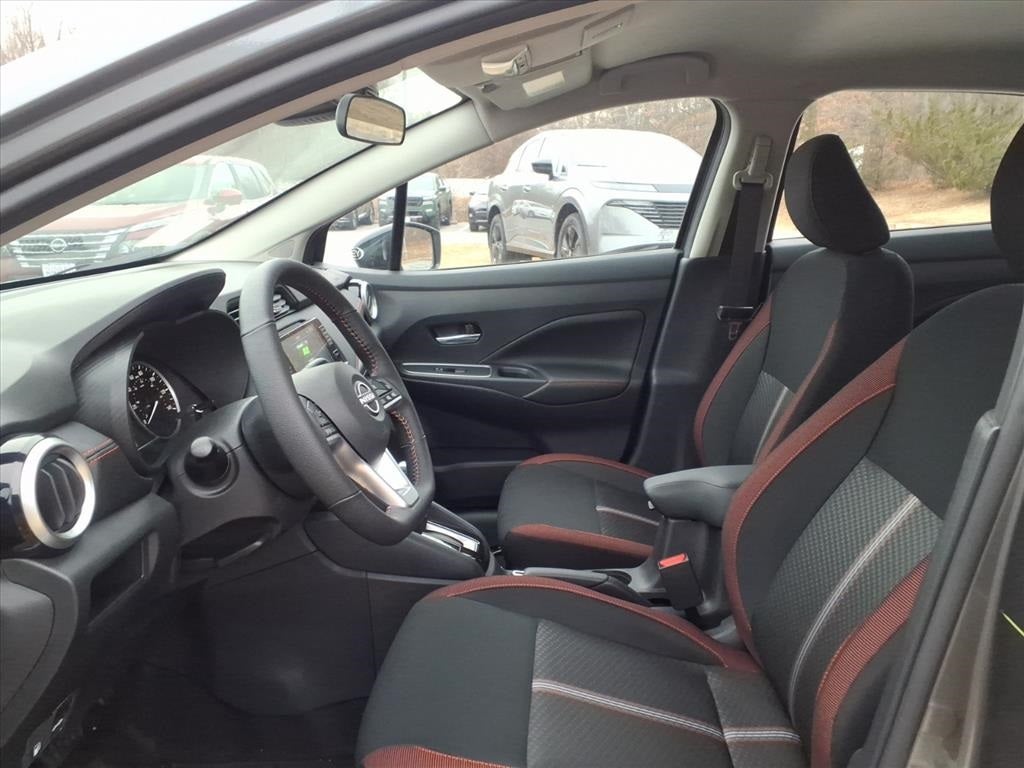 2025 Nissan Versa 1.6 SR