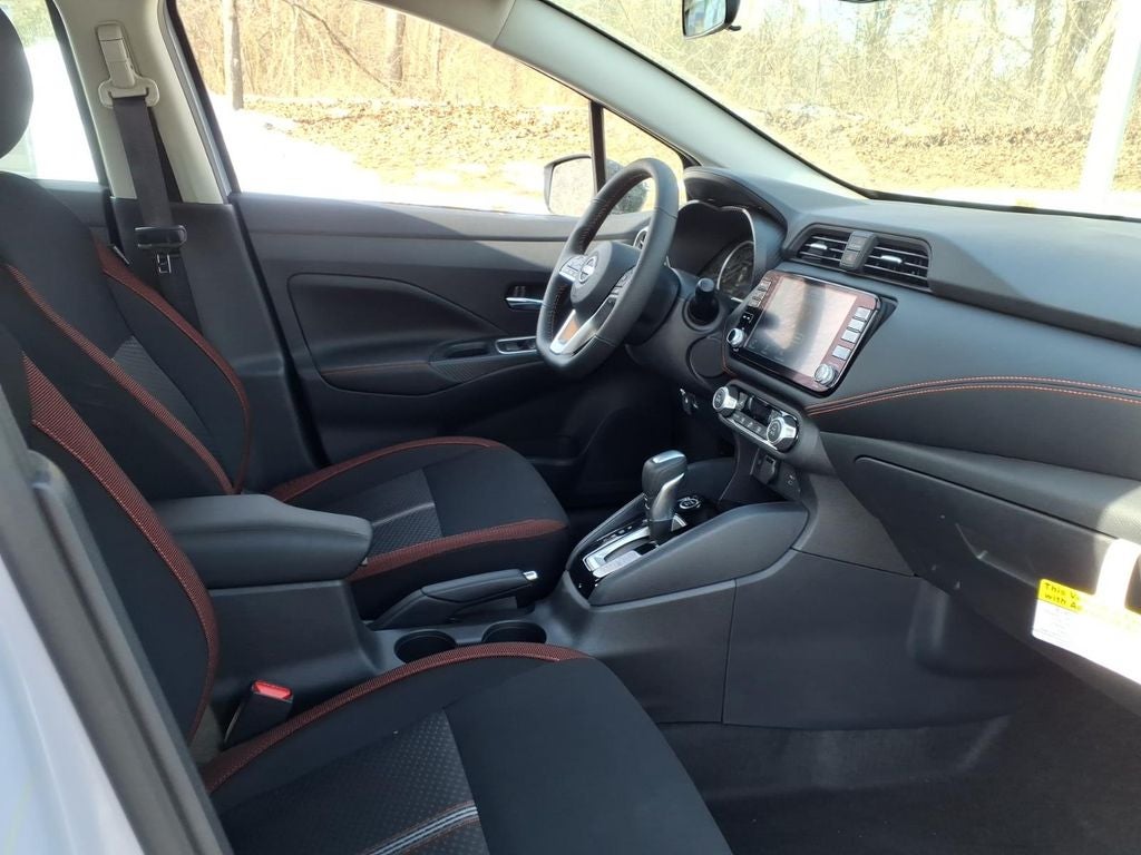 2025 Nissan Versa 1.6 SR