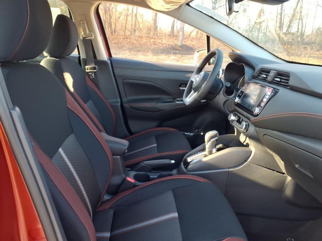 2025 Nissan Versa 1.6 SR