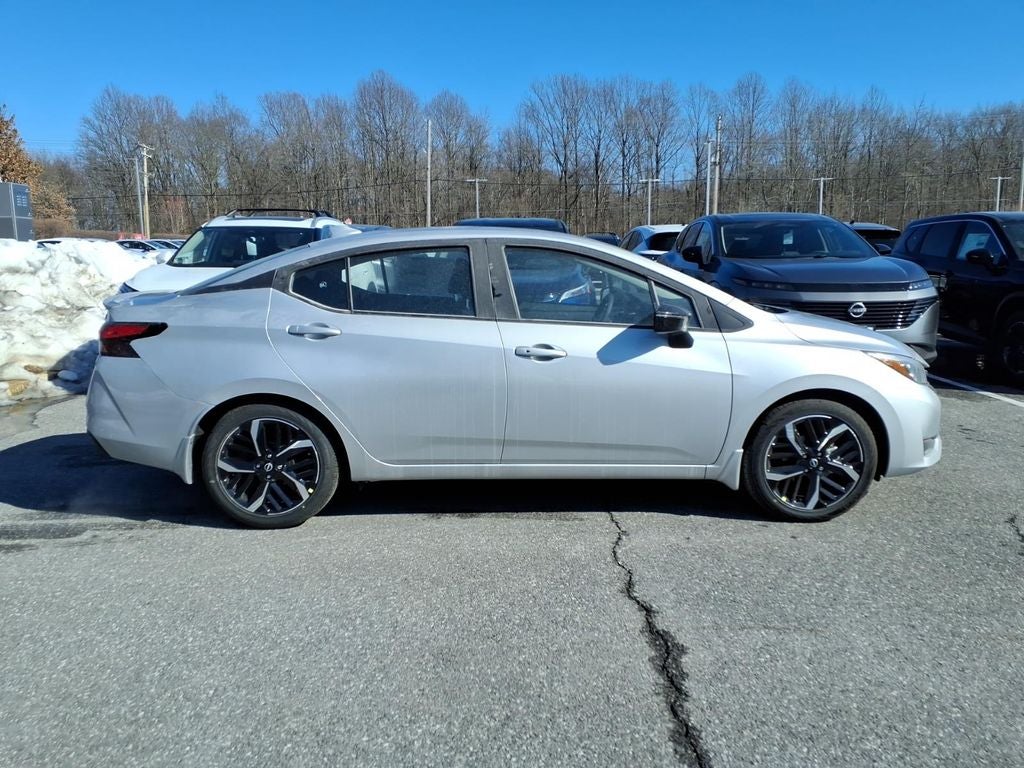 2025 Nissan Versa 1.6 SR