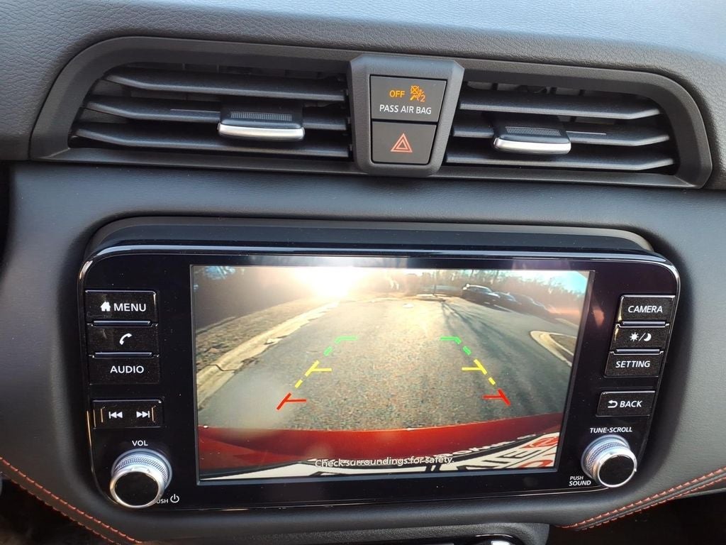 2025 Nissan Versa 1.6 SR