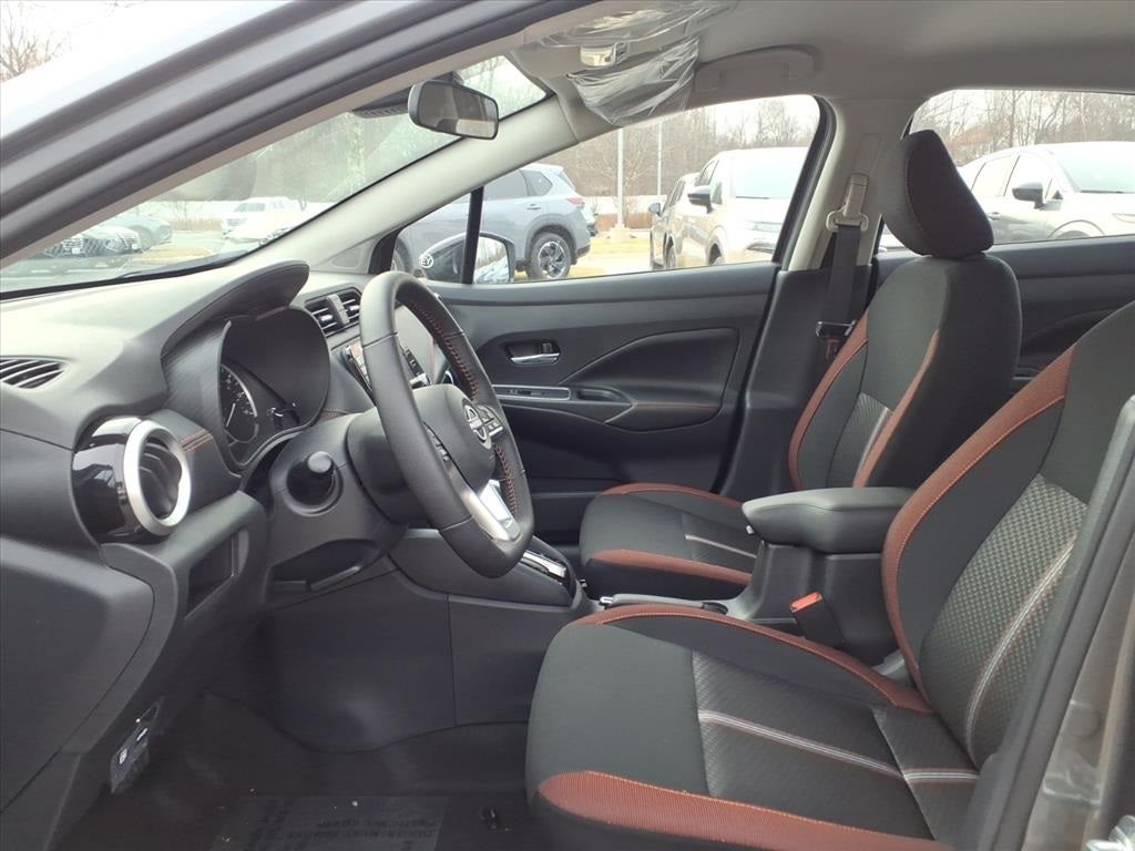 2025 Nissan Versa 1.6 SR