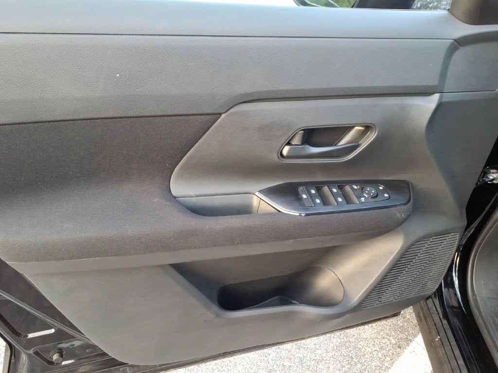 2027 Nissan Kicks S
