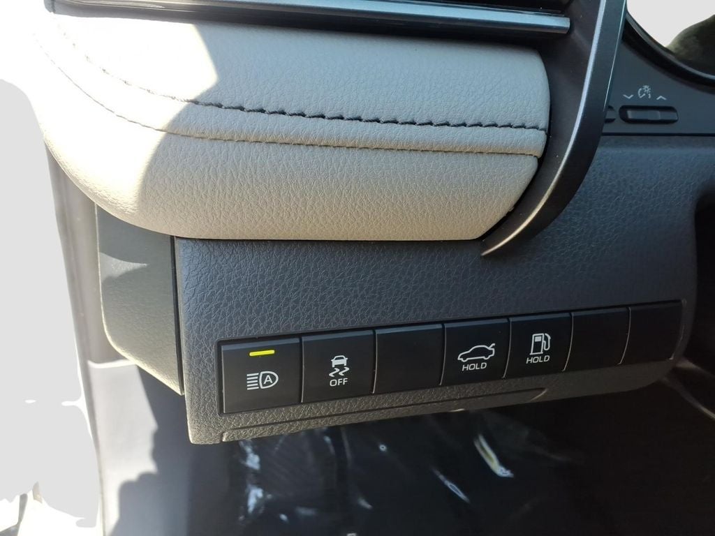 2022 Toyota Camry Hybrid SE