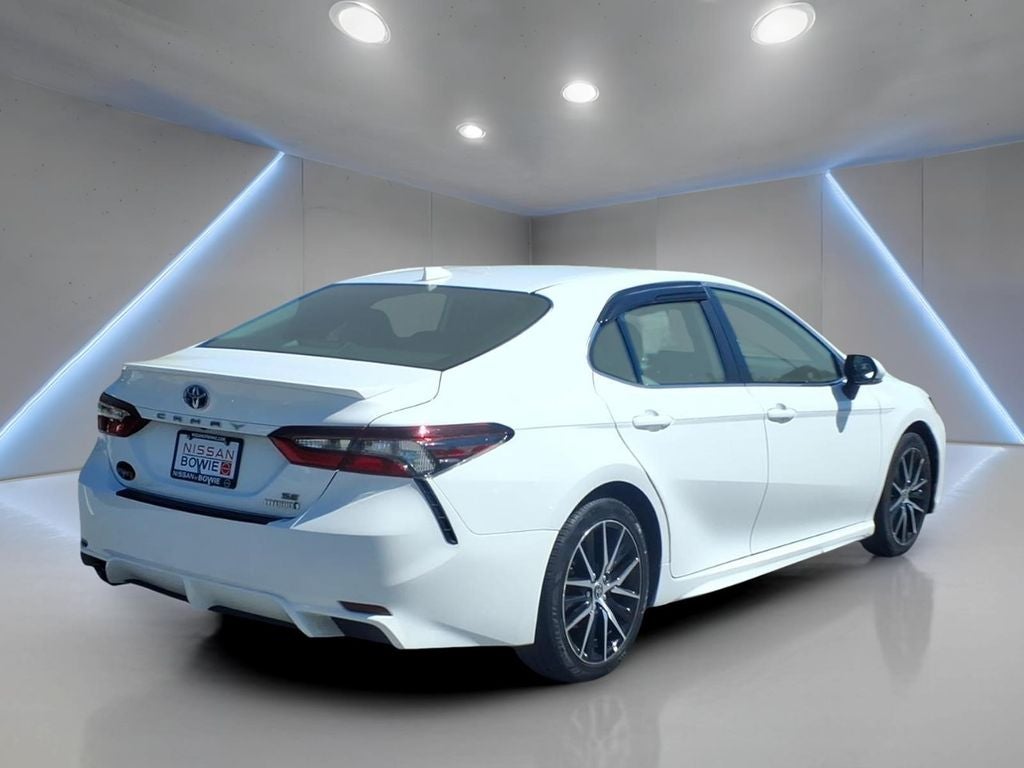 2022 Toyota Camry Hybrid SE