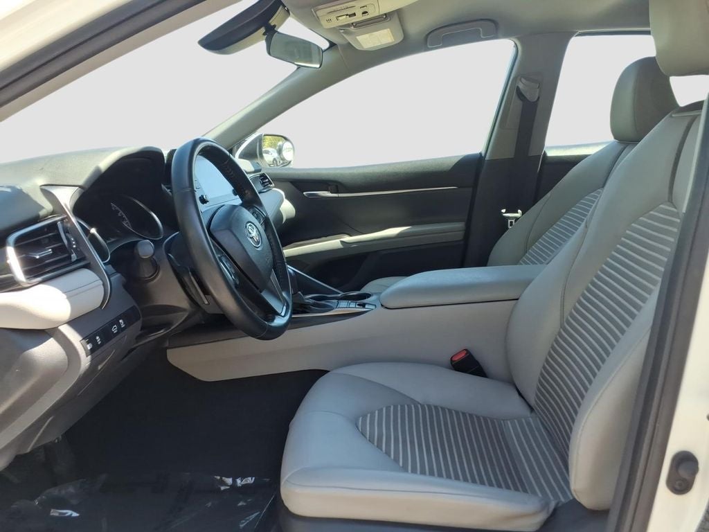 2022 Toyota Camry Hybrid SE