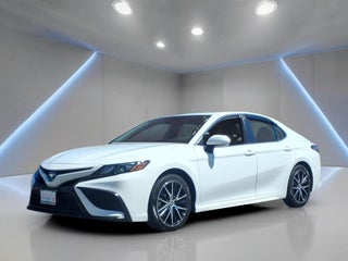 2022 Toyota Camry Hybrid SE