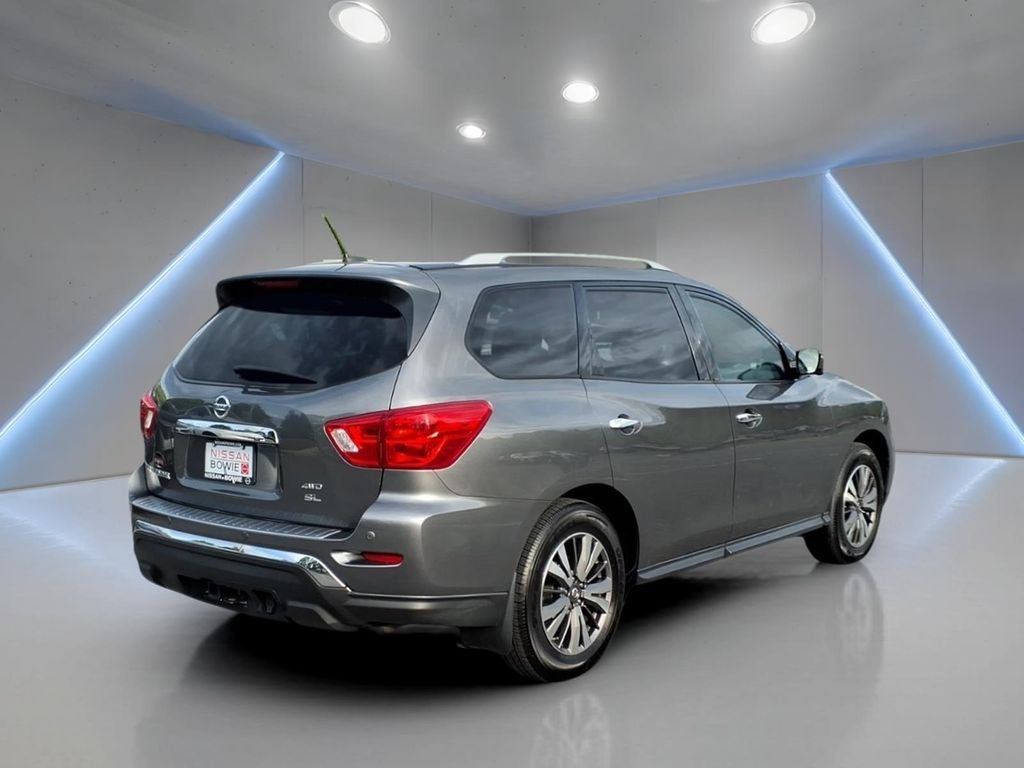 2017 Nissan Pathfinder SL