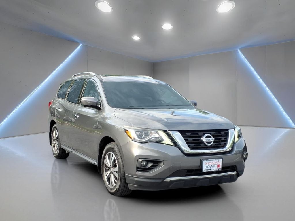 2017 Nissan Pathfinder SL
