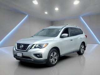 2017 Nissan Pathfinder SV w/ Leather
