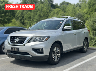 2017 Nissan Pathfinder SV w/ Leather