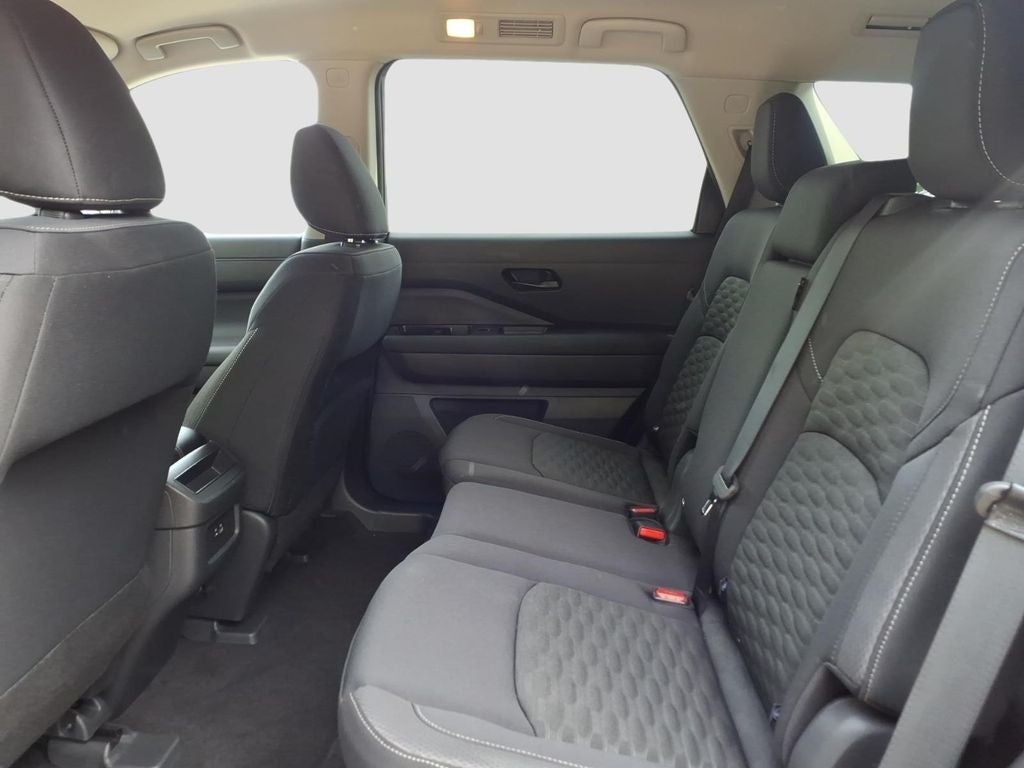 2024 Nissan Pathfinder S