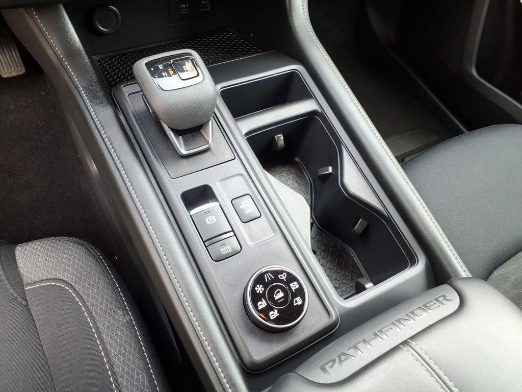 2024 Nissan Pathfinder S