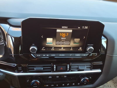 2025 Nissan Pathfinder SV