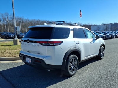 2025 Nissan Pathfinder SV