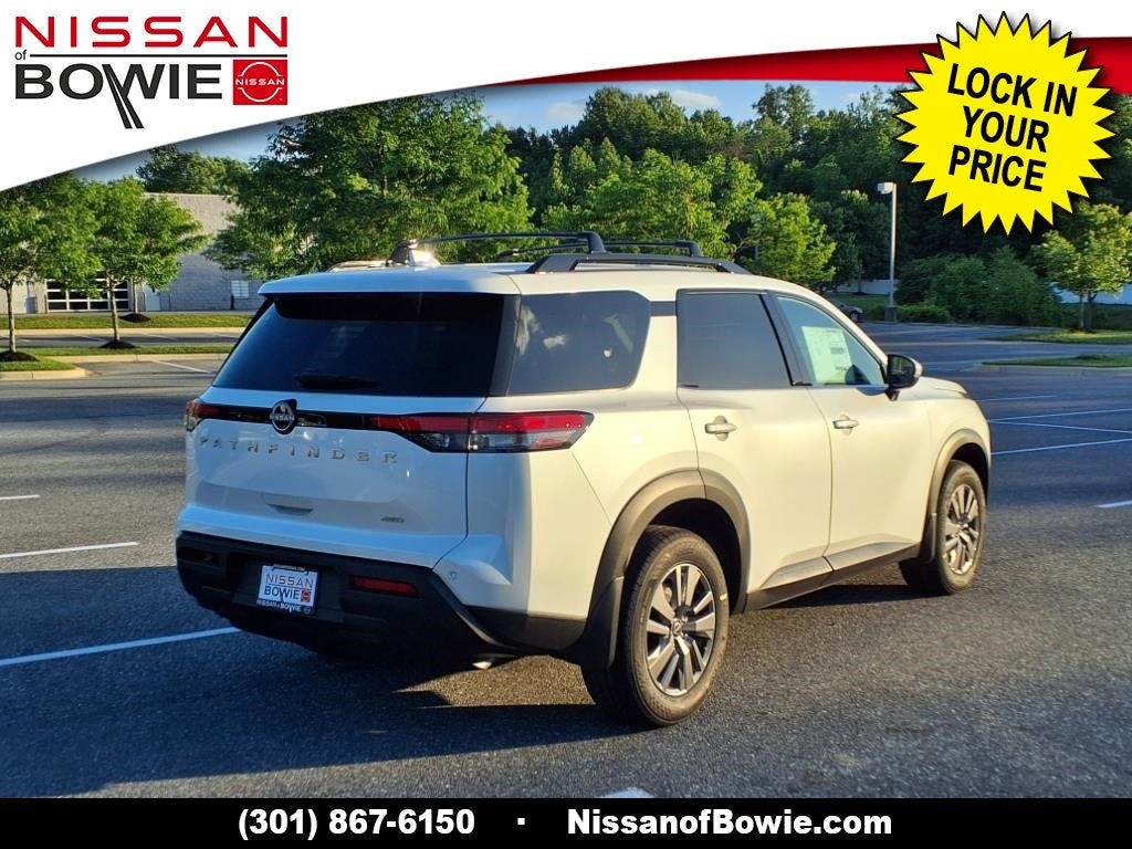 2025 Nissan Pathfinder SV