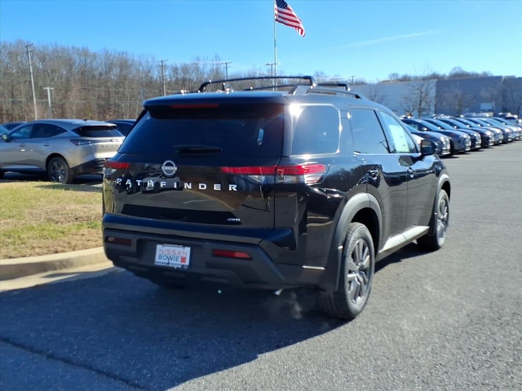 2025 Nissan Pathfinder SV