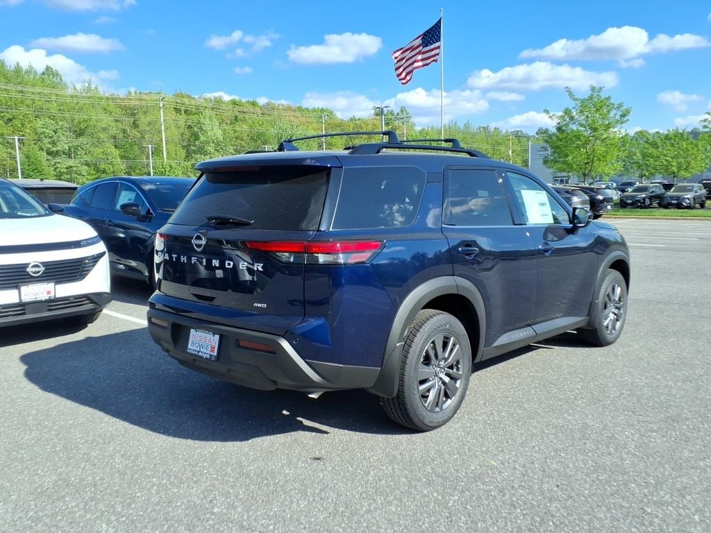 2025 Nissan Pathfinder SV