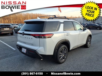 2025 Nissan Pathfinder SV