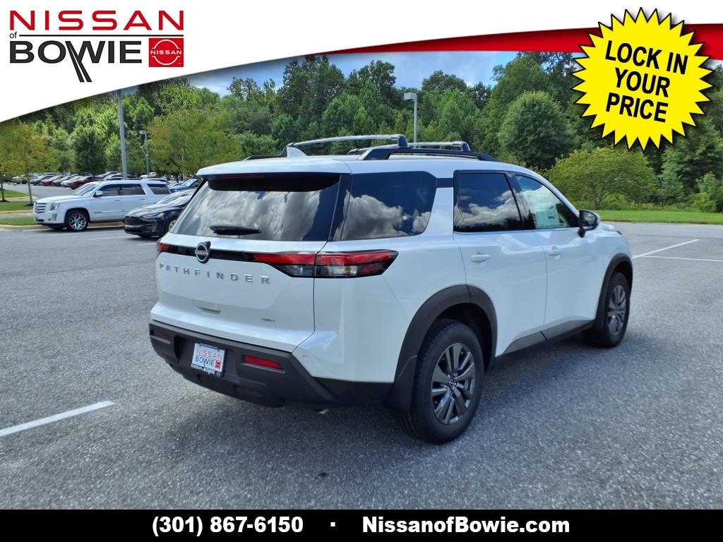 2025 Nissan Pathfinder SV