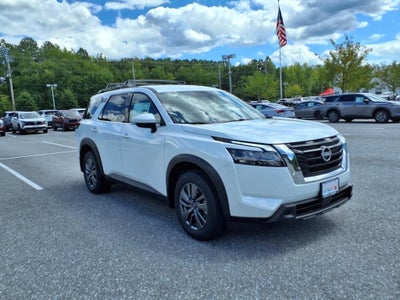 2025 Nissan Pathfinder SV