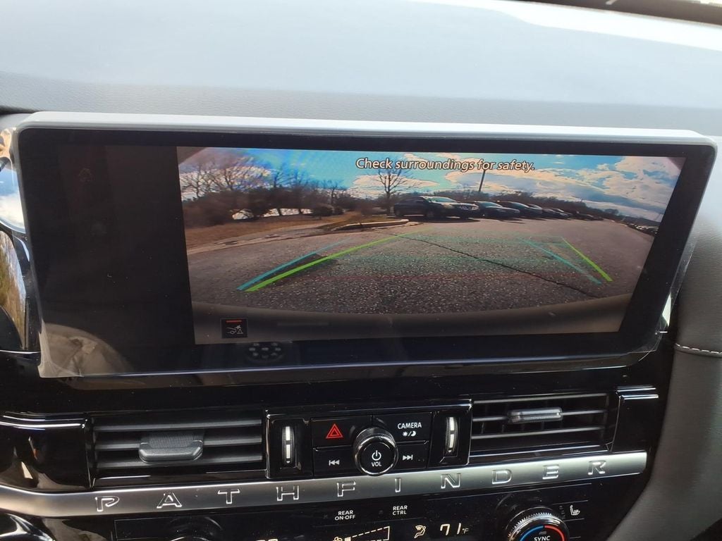 2026 Nissan Pathfinder SV