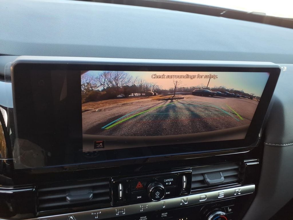 2026 Nissan Pathfinder SV