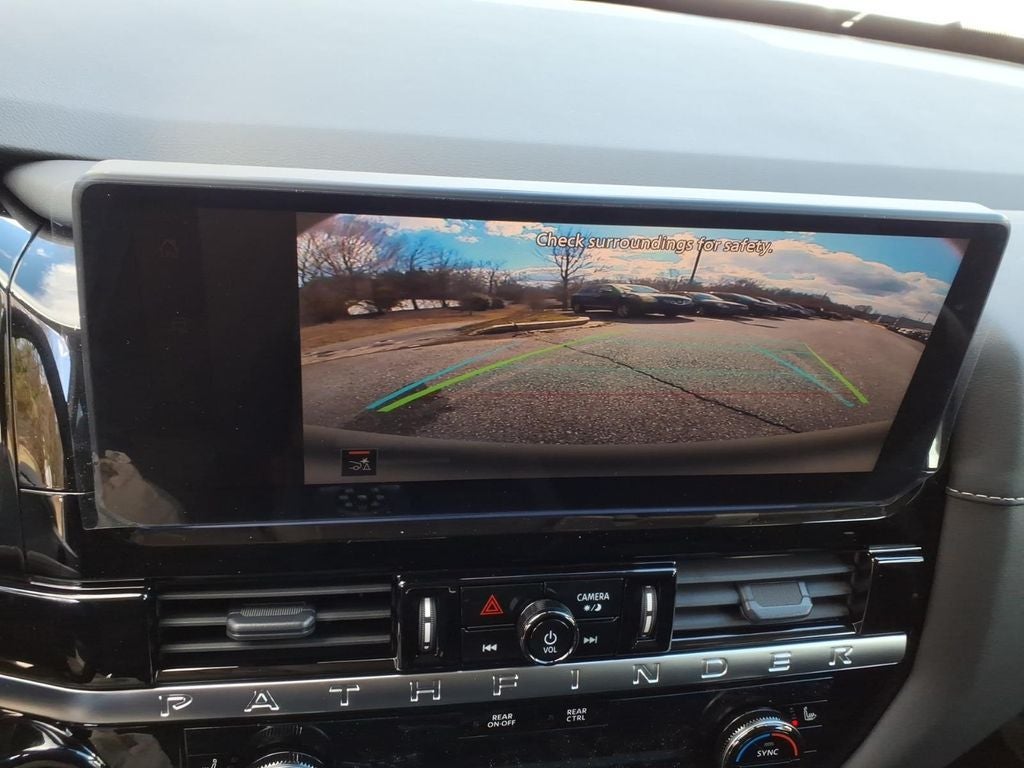 2026 Nissan Pathfinder SV