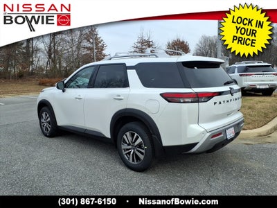 2025 Nissan Pathfinder SL