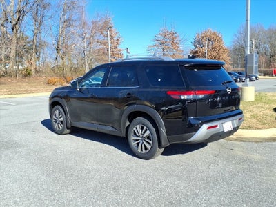 2025 Nissan Pathfinder SL
