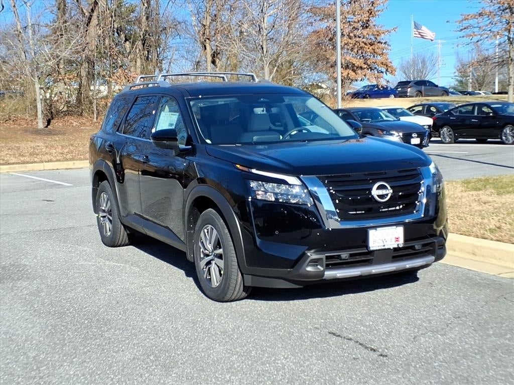 2025 Nissan Pathfinder SL