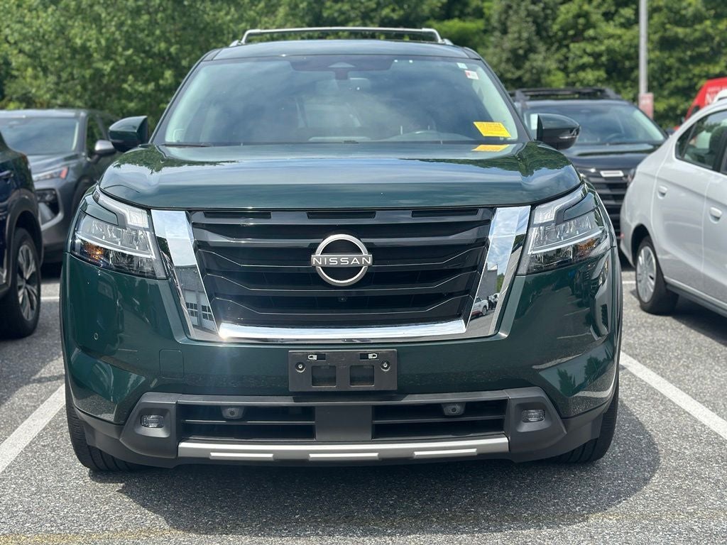 2022 Nissan Pathfinder SL