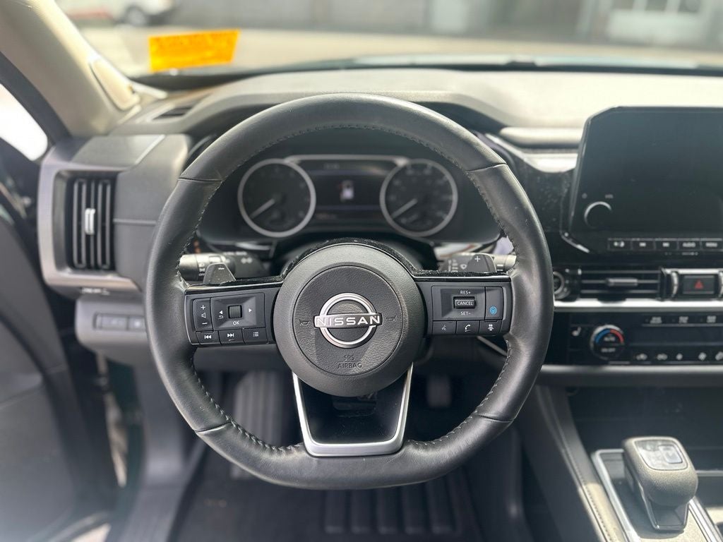 2022 Nissan Pathfinder SL