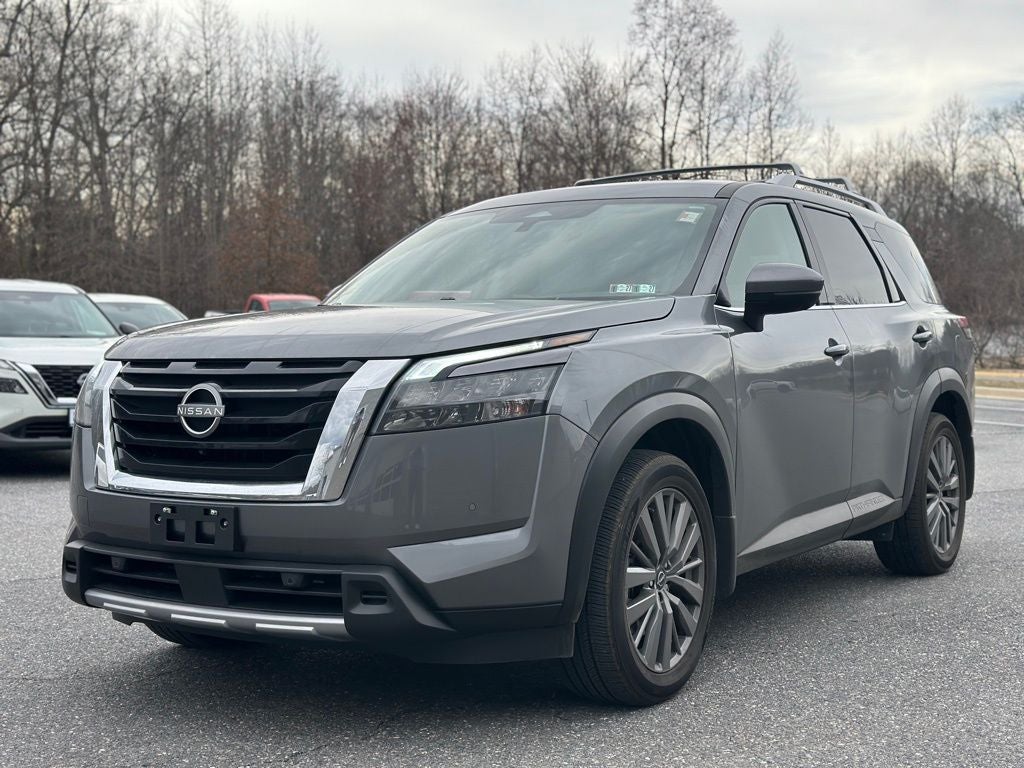 2025 Nissan Pathfinder SL
