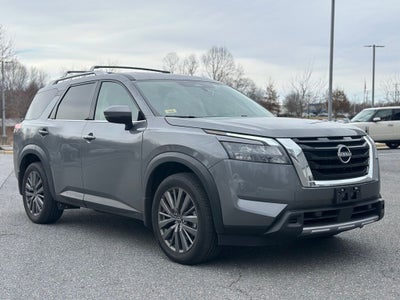 2025 Nissan Pathfinder SL