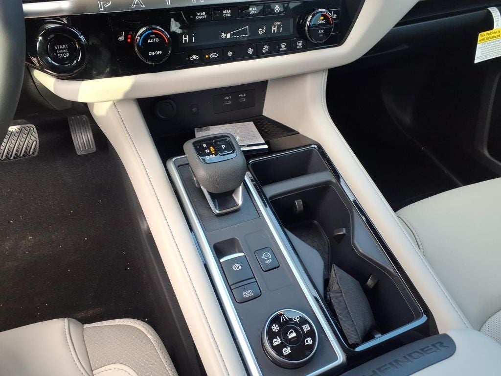 2026 Nissan Pathfinder SL