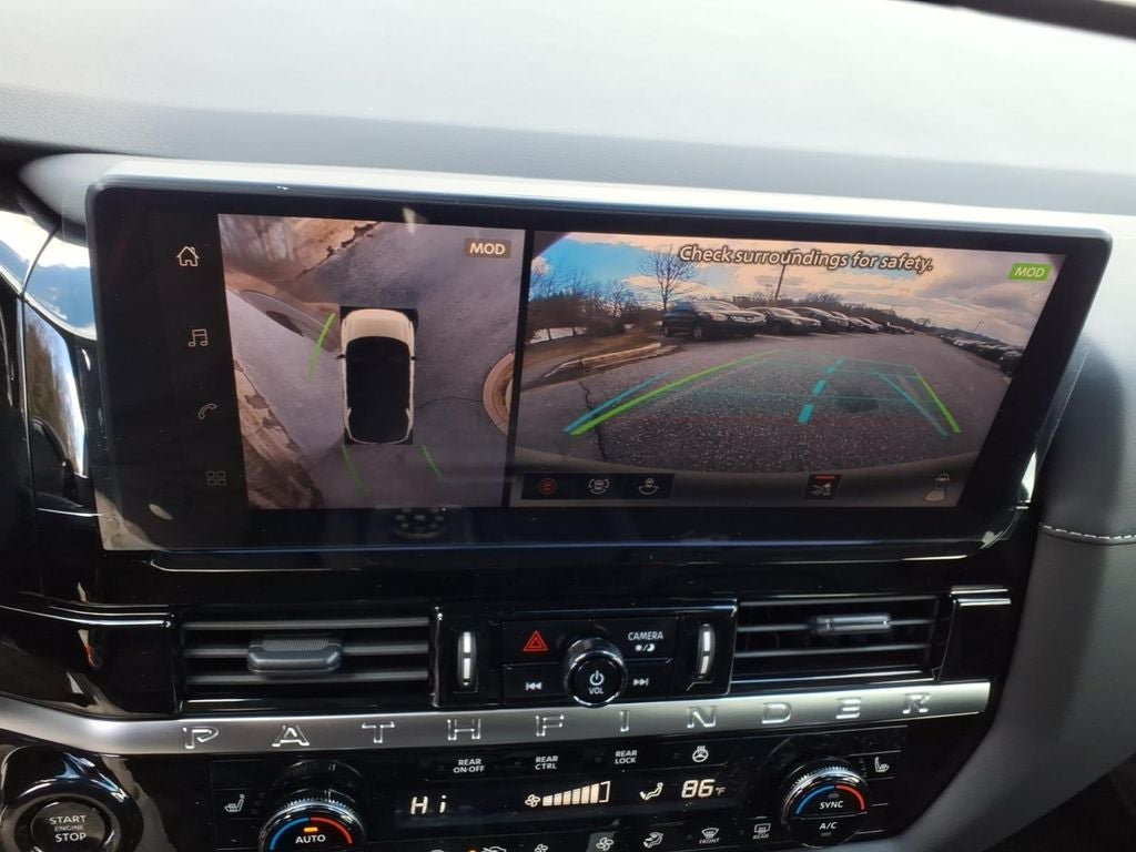 2026 Nissan Pathfinder SL