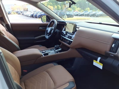 2025 Nissan Pathfinder Platinum