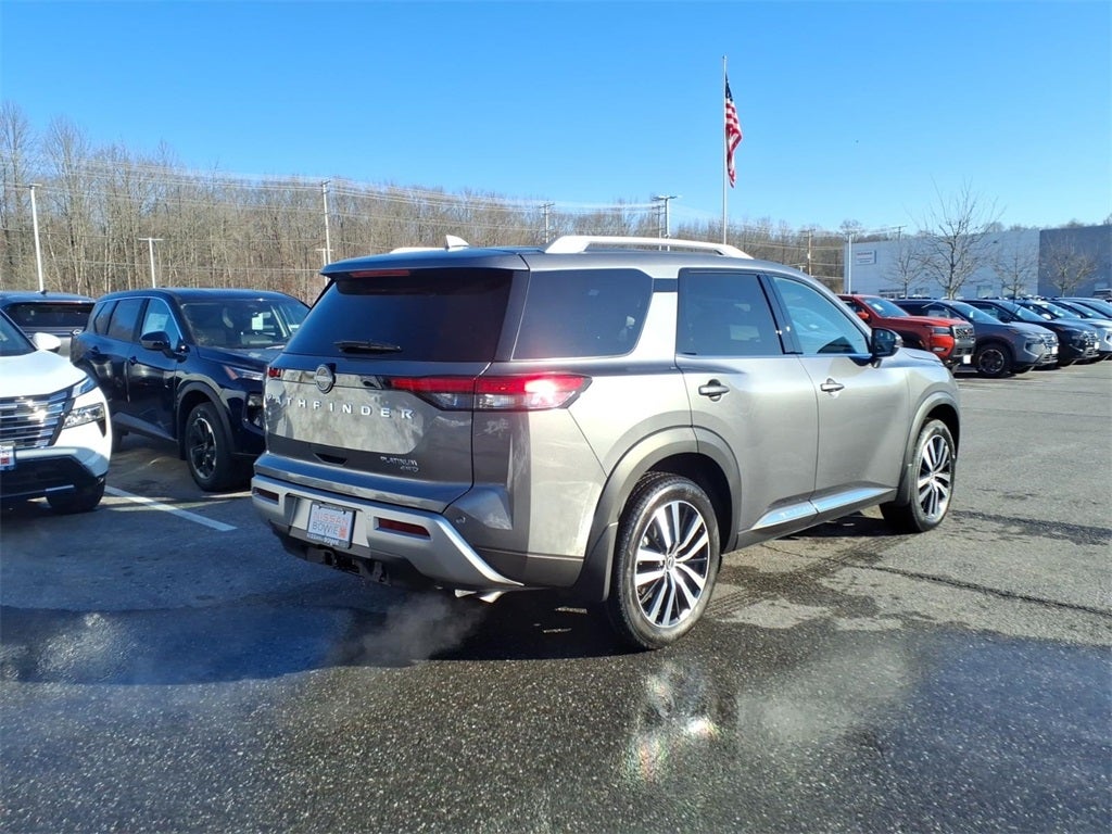 2025 Nissan Pathfinder Platinum