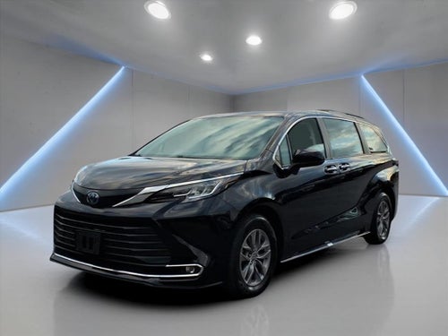 2023 Toyota Sienna XLE