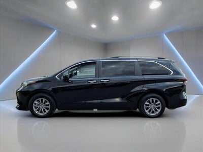 2023 Toyota Sienna XLE