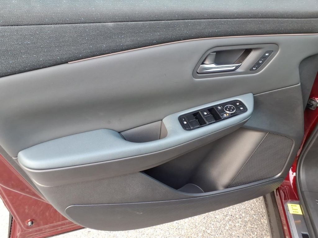 2026 Nissan Leaf PLATINUM+