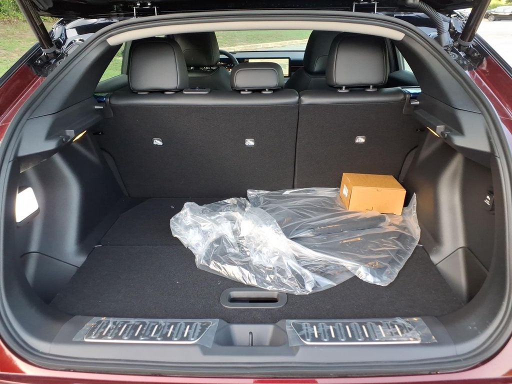 2026 Nissan Leaf PLATINUM+