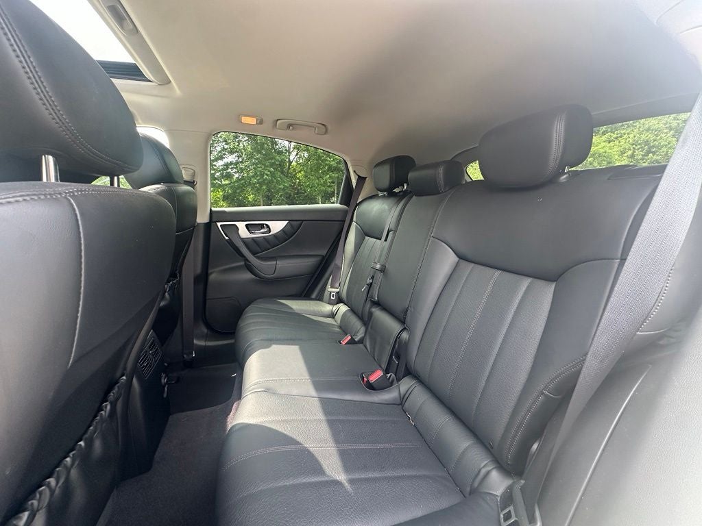 2017 INFINITI QX70 Base