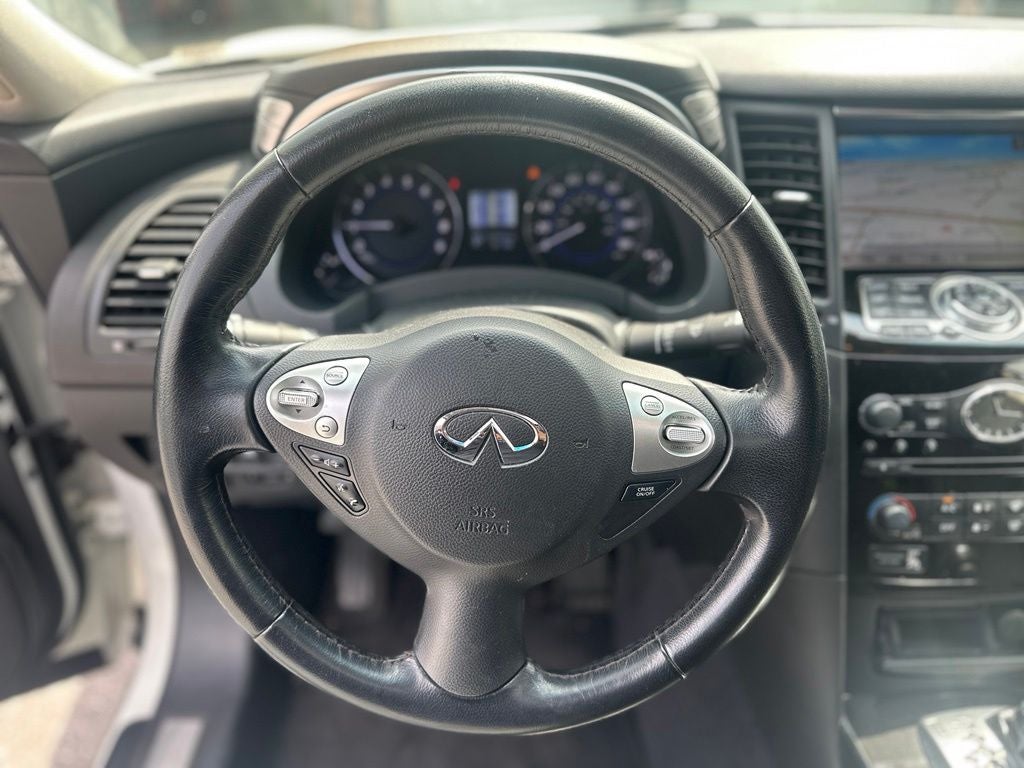 2017 INFINITI QX70 Base