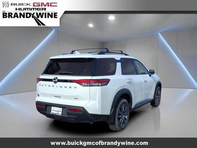 2025 Nissan Pathfinder SV