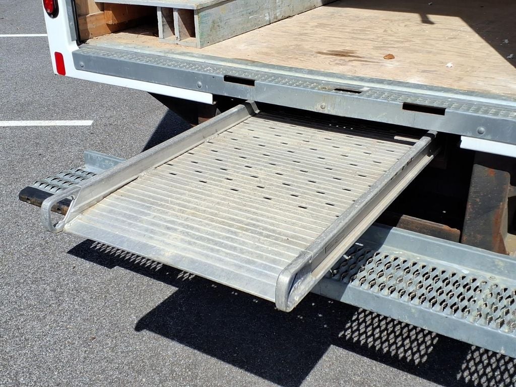 2022 Ford E-350SD Base Cutaway