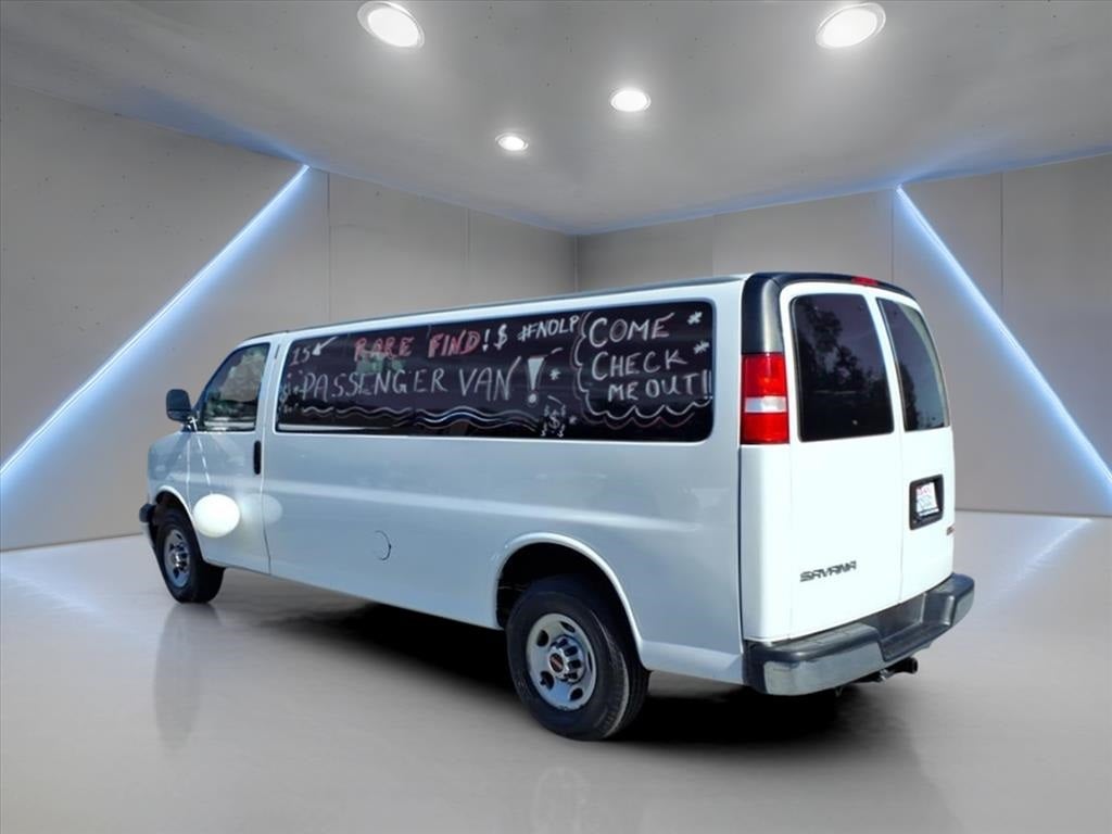 2022 GMC Savana 3500 LS 15 passenger van